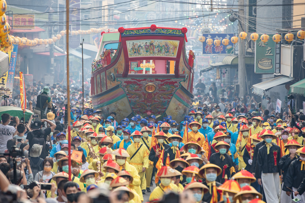 ▲ 東港的迎王平安祭典每次都吸引大量人潮。圖／屏東縣政府提供，拍攝者洪雪芳