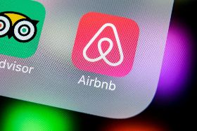 Airbnb也妥協！ 將提供房東個資給中國