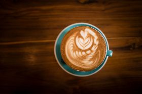 網傳咖啡致癌謀取暴利 幕後推手是誰？