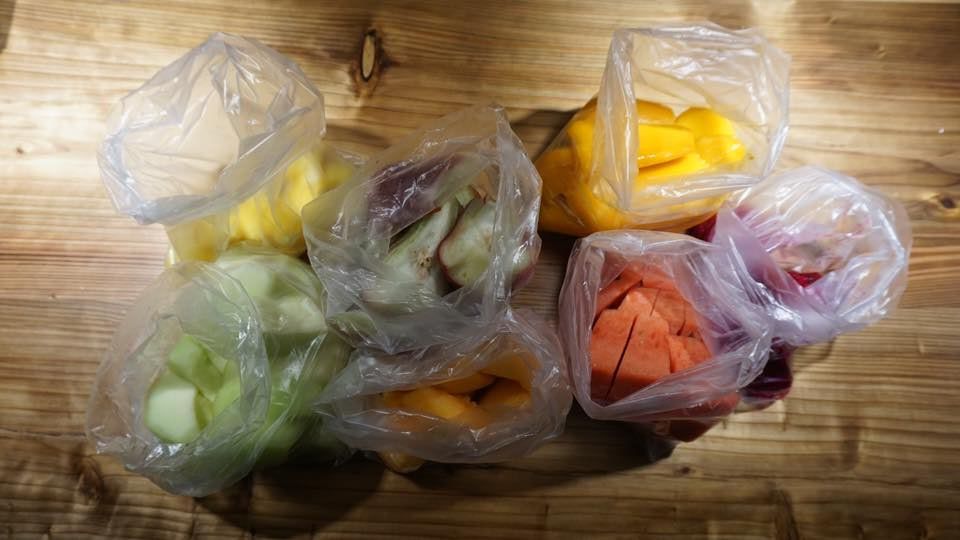 士林夜市也坑觀光客？ 7小袋水果賣1500