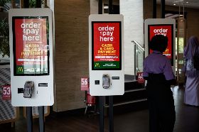 麥當勞自助點餐機試跑 飲料還能選「去冰」 