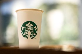 快拿行事曆記起來！ 星期一星巴克買一送一