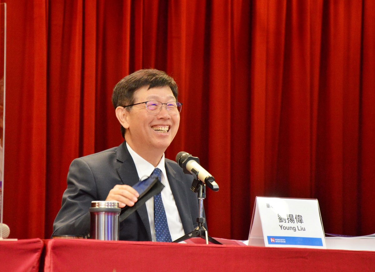 鴻海拍板發5.3元股利，上市31年以來最高！今年將著重EPS極大化　所以2024年會配更多？