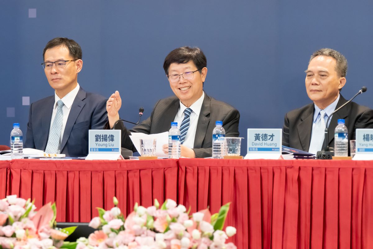 7兆元鴻海帝國，誰來當接班人？劉揚偉：未來3年把輪值CEO制度，變成正職CEO制度
