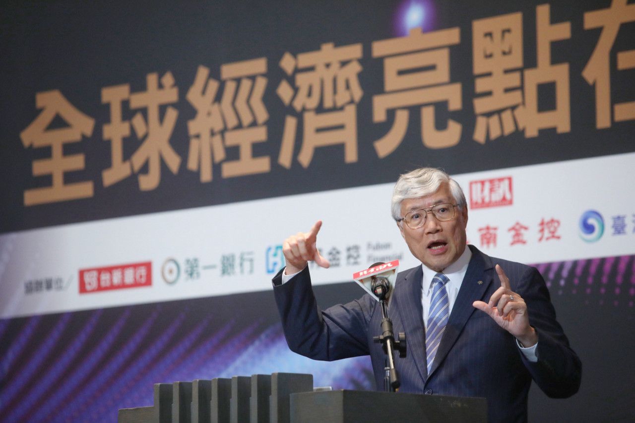 辜朝明：中國經濟仍疲軟，一線大城市房地產跌價20~30%！建議北京別重蹈日本覆轍，想靠擴大出口脫困，應「這條件下」舉債做公共建設