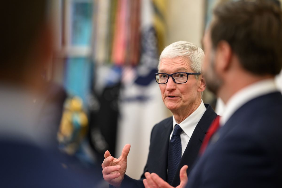 蘋果執行長庫克6日出席在白宮的記者會