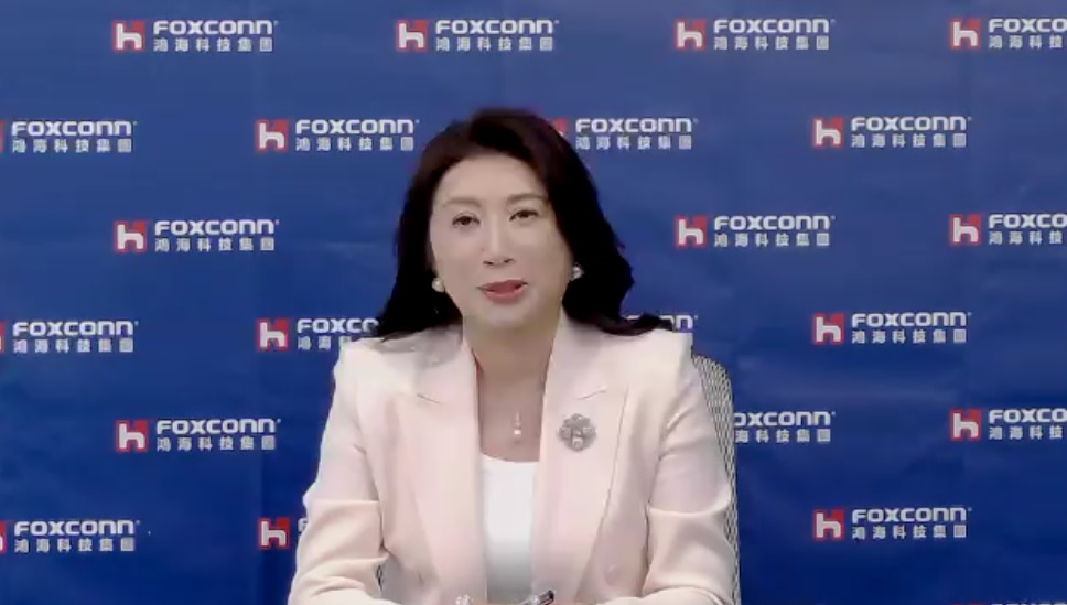 鴻海一度站上200元！AI伺服器上季營收大增60%，全年將飆破兆元　輪值CEO楊秋瑾：AI不是一時榮景，「是長期成長趨勢」