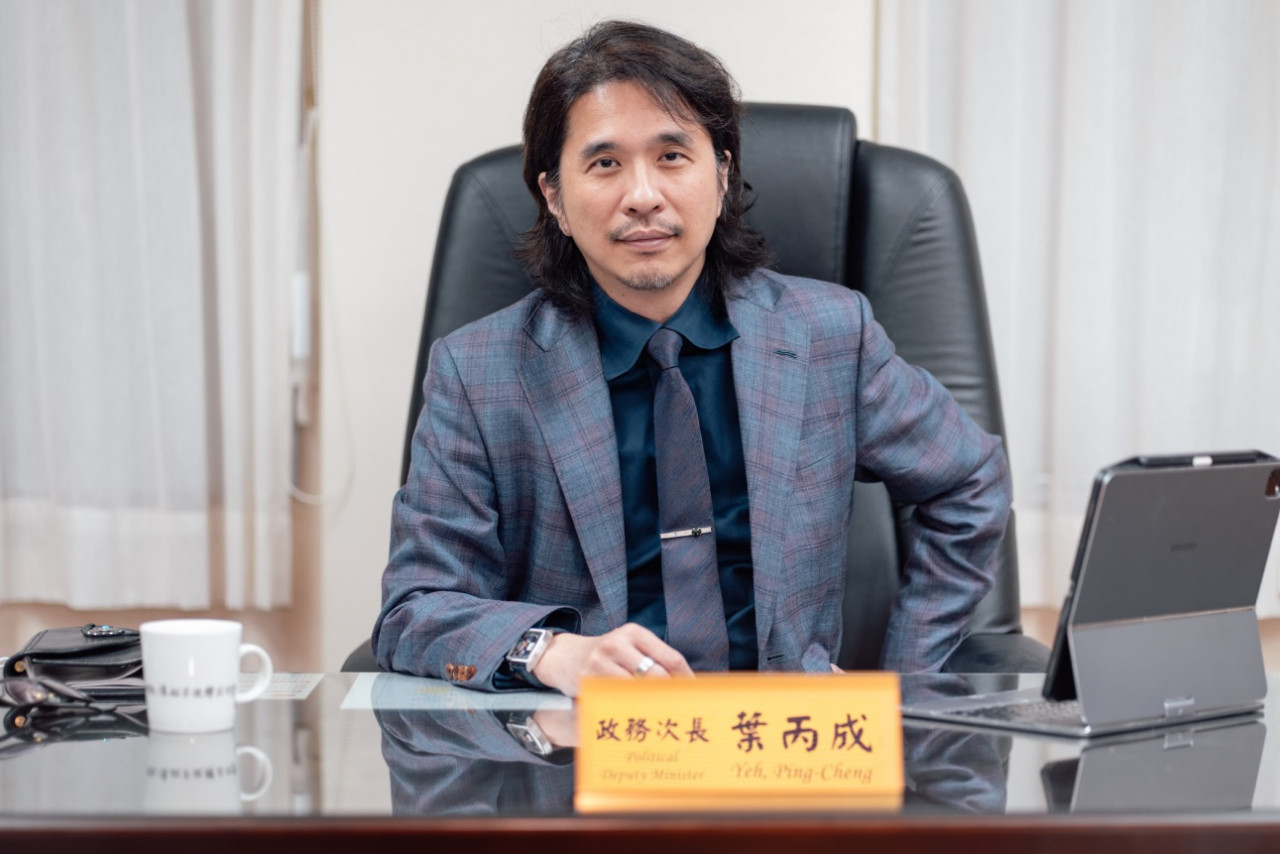 葉丙成請辭教育部政務次長！他感歉疚「為紛擾負責」 盼政務推動不受影響