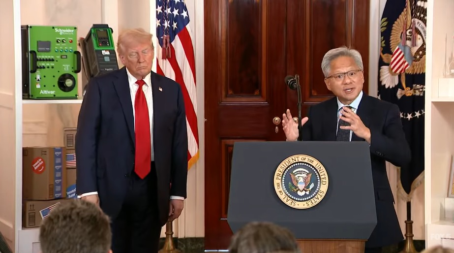 黃仁勳7月出席白宮的重大投資記者會，與川普同台