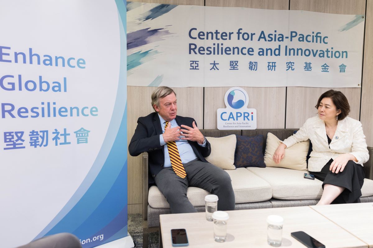 亞利桑那州立大學校長柯若博士（左），與亞太堅韌研究基金會董事長林夏如（右）