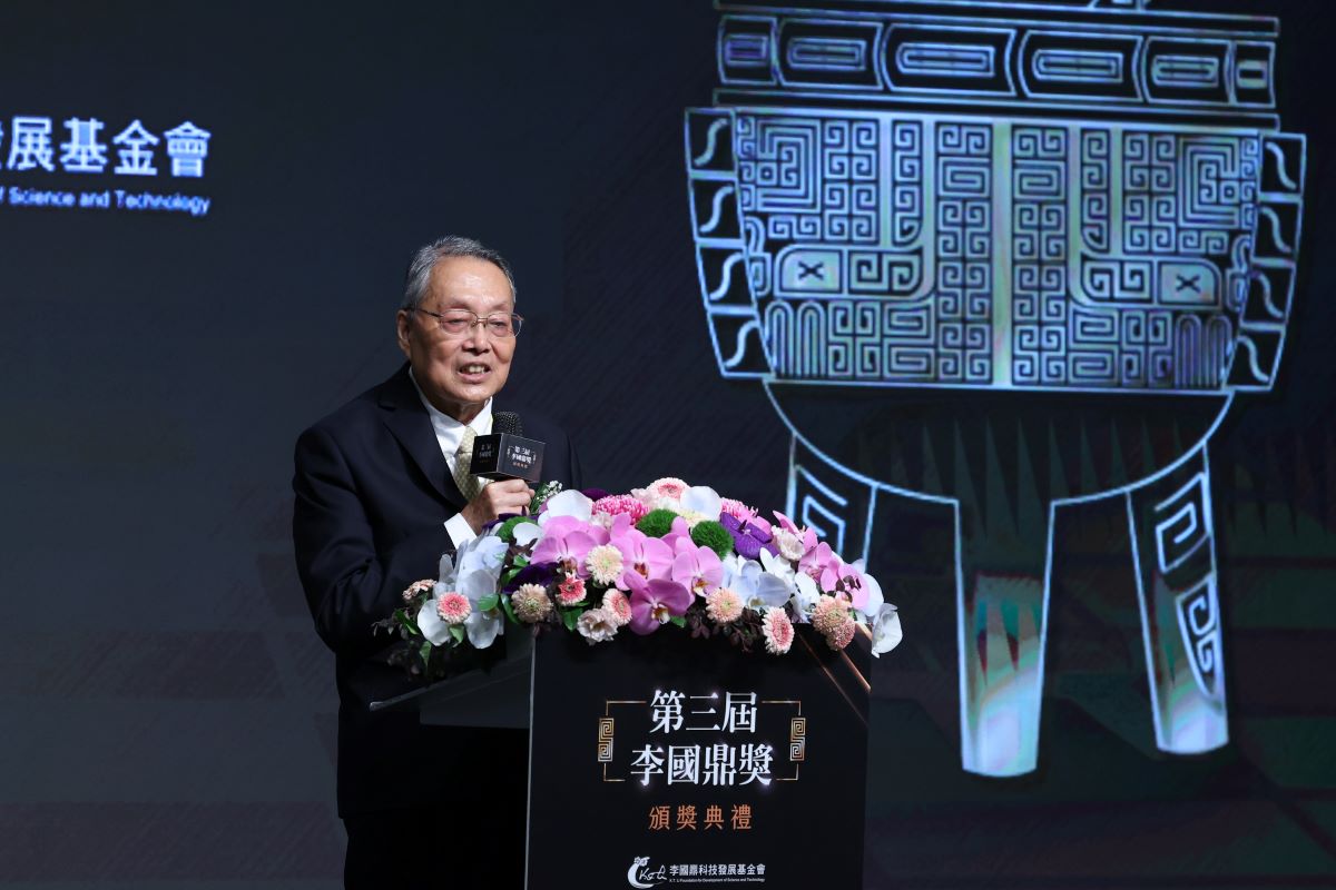 施振榮當年為何公開宣示，不交棒給三位子女？因為「對小孩子不公平、對員工不公平，對我的錢也不公平」！