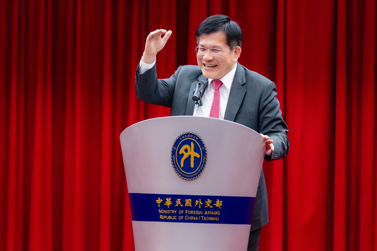 友邦領袖一句「和我方是婚姻關係，跟中國是戰爭狀態」透露端倪！從中南美到東南亞：看台灣態度不一樣了