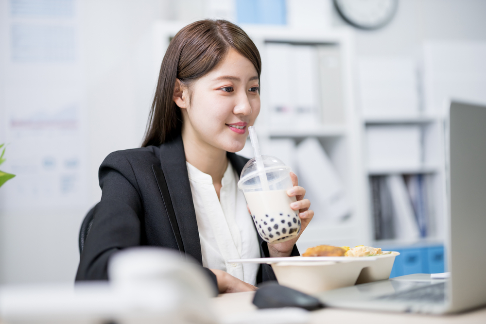 揪團購、訂飲料、喝珍奶的辦公室日常