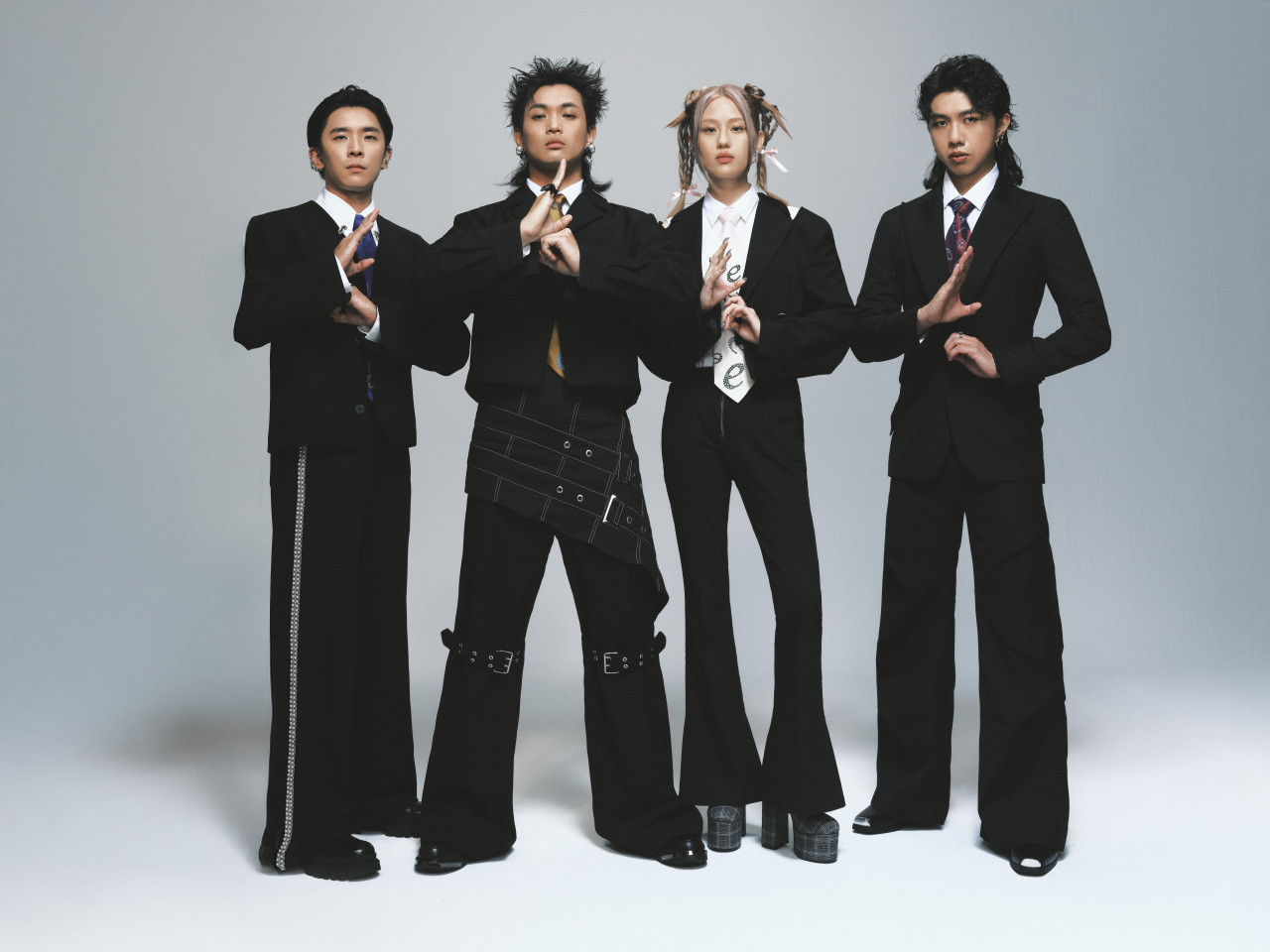 2.2026包你發 麗寶跨年演唱會軸倒數則由人氣樂團 「美秀集團」登場