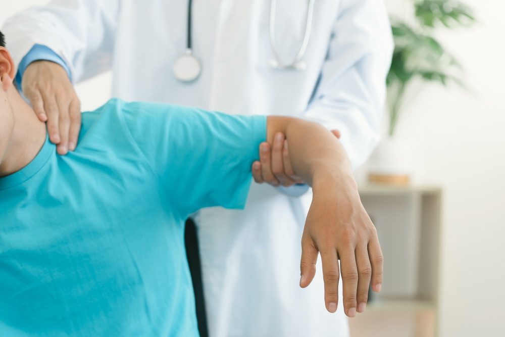 五十肩好發年齡的確集中在中年，但並沒有嚴格年齡下限。