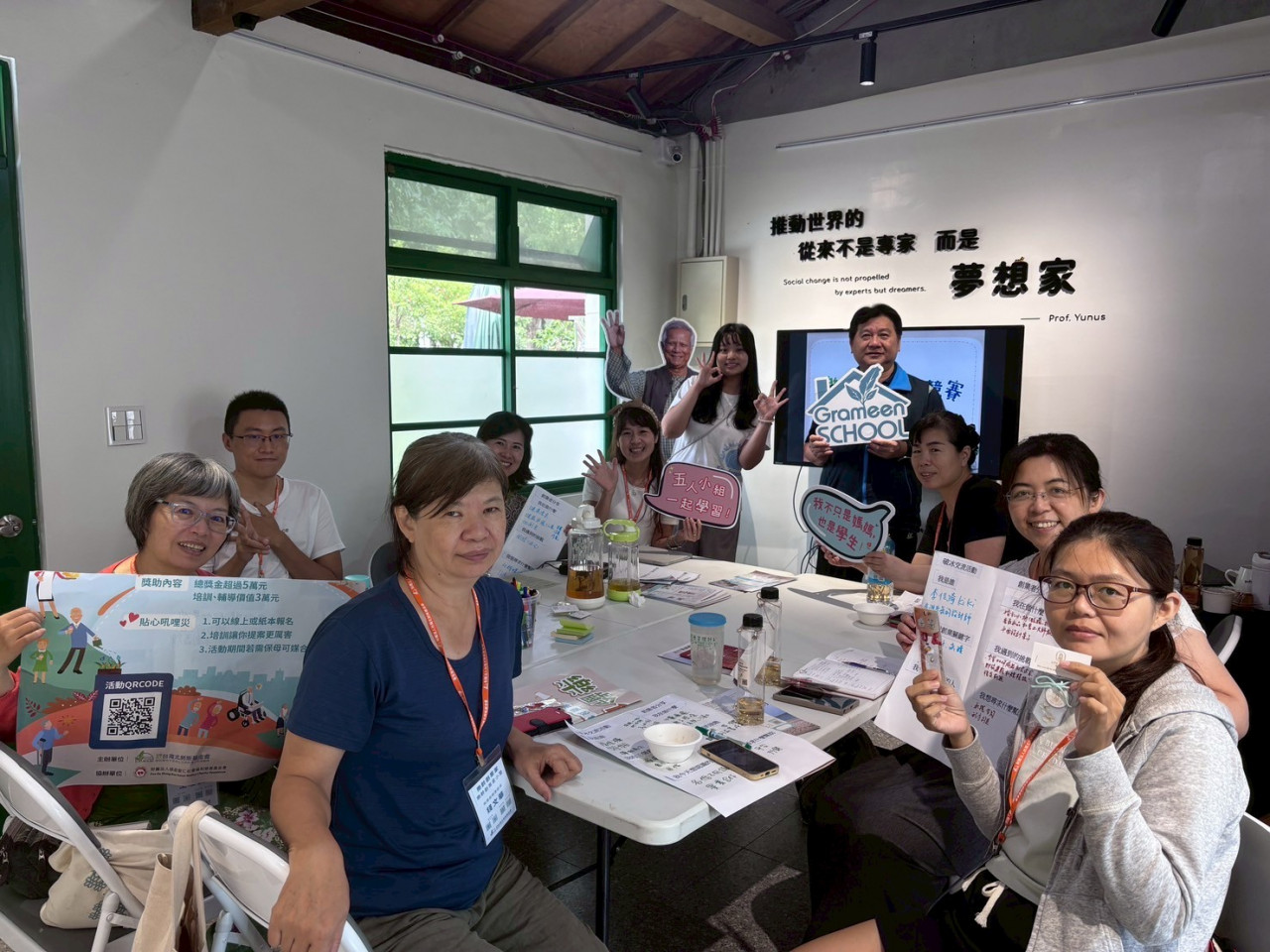 賽後透過「樂齡創業家小聚」工作坊形式持續陪伴微型創業家。